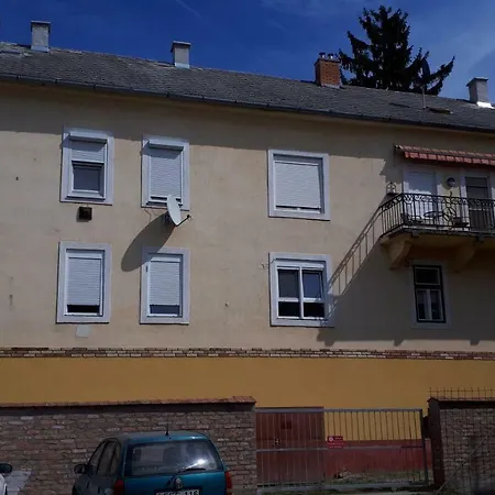 Centrum- Apartmanok, Apartman * Baja